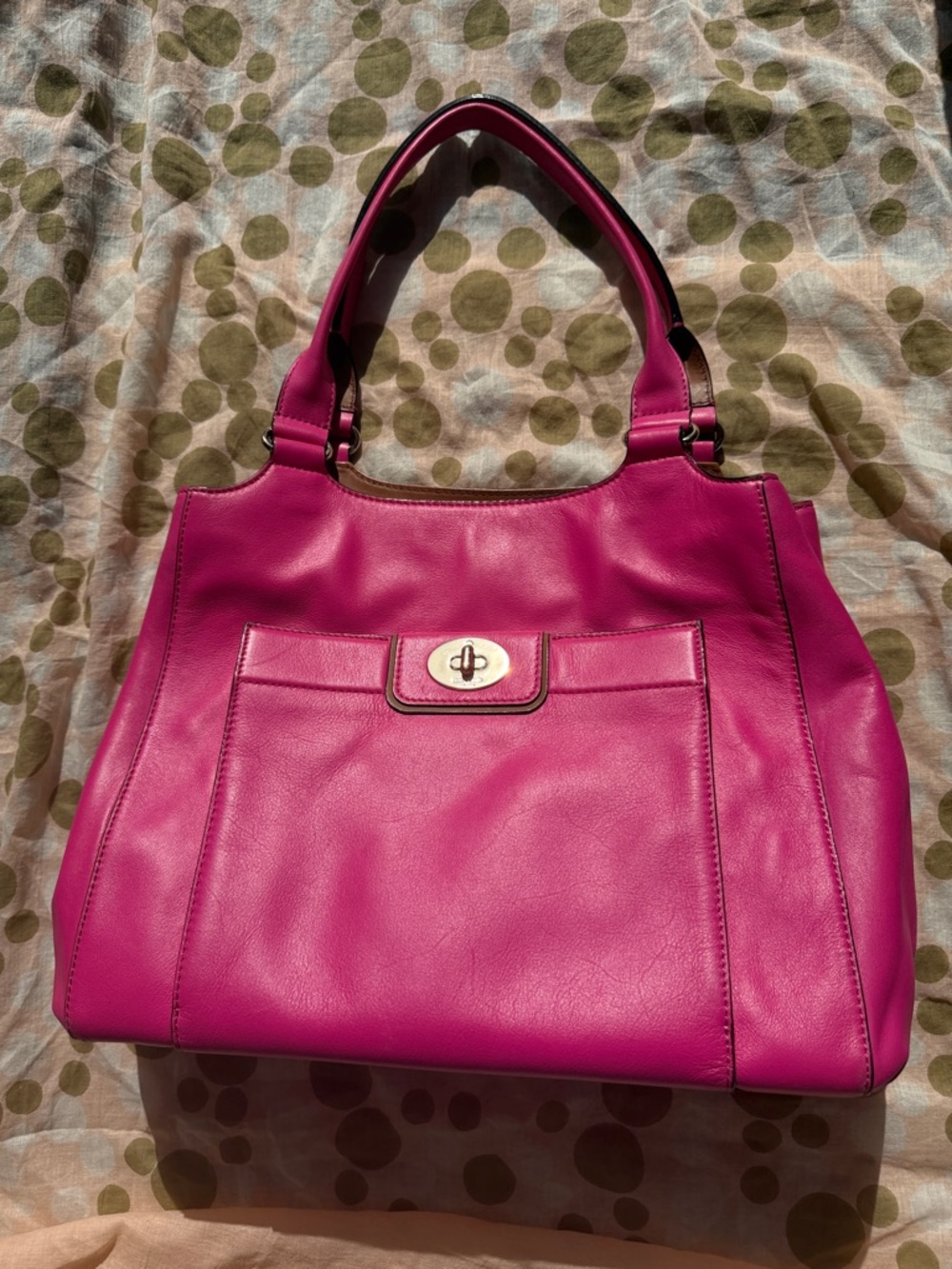 kate spade Vibrant Hot Pink Leather Bag with Turn-Lock (Excellent Condition)